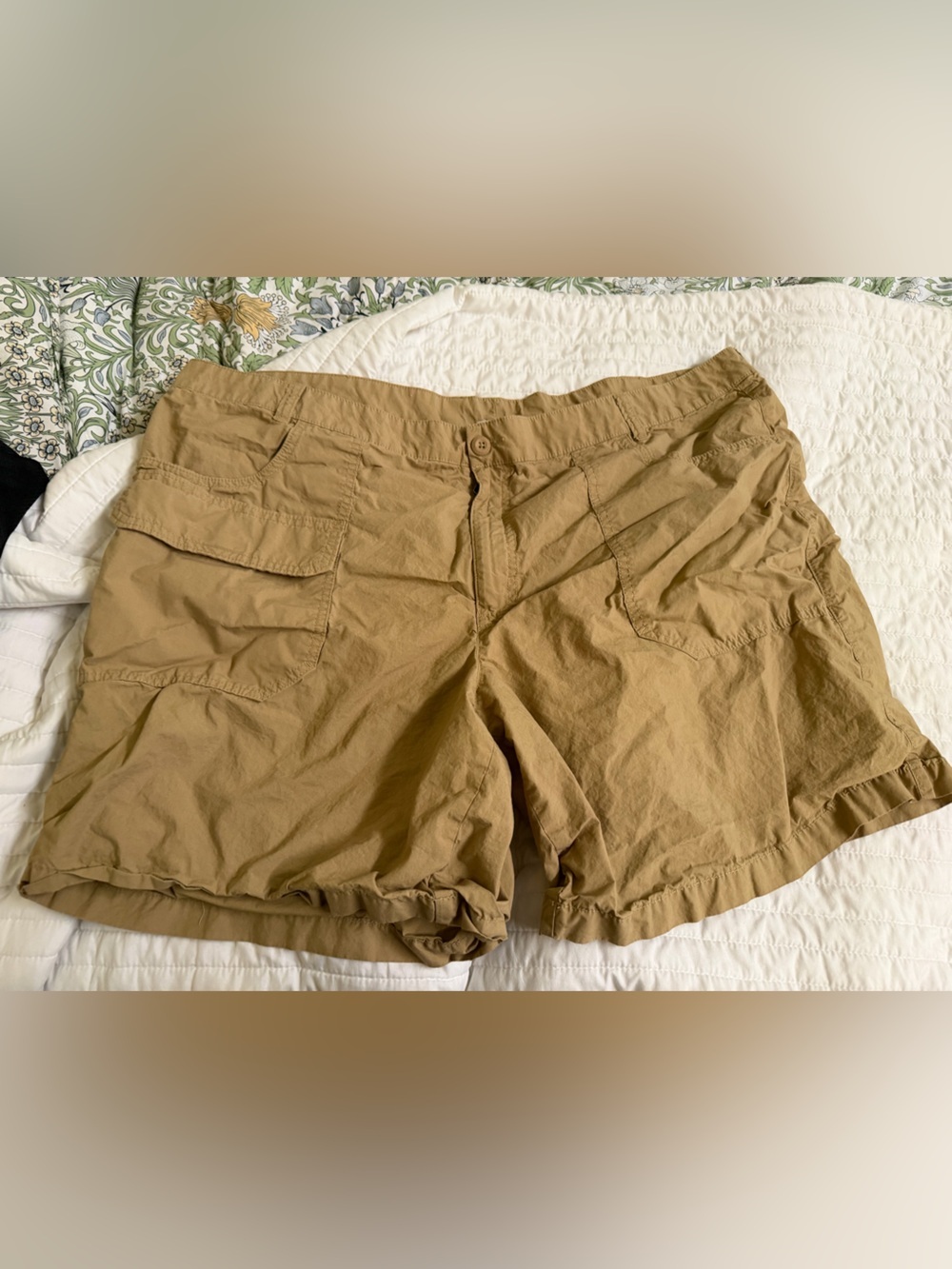 Columbia Tan Outdoor Cargo Shorts